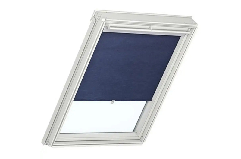 фото Velux штора на направляющих CONTRIO Темно-Синий 94*118