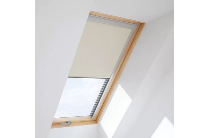 фото Velux штора на направляющих CONTRIO Белый 66*98