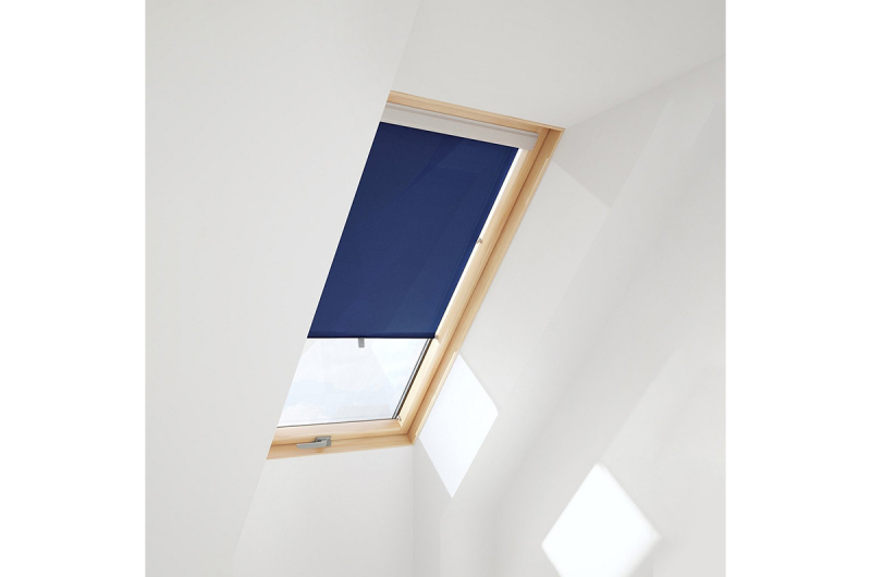 фото Velux штора на направляющих CONTRIO Синий 55*118